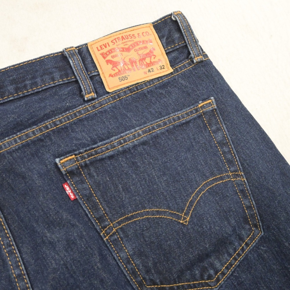 Levi's 505 Regular Fit Jeans Mens 42x32 Blue Denim Straight Leg Dark Wash